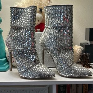 New never worn!!!! Steve Madden